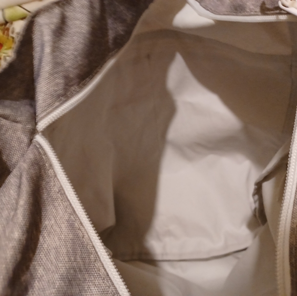 A pink Victoria's Secret handbag - Picture 4 of 5